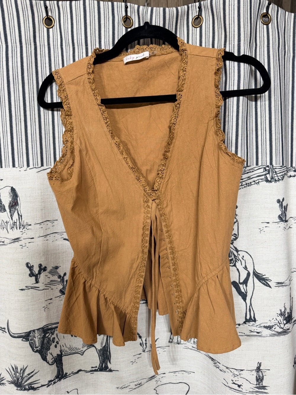 Sleeveless Tie-Front Crop Top in Camel